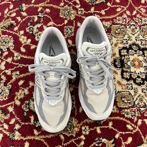 New Balance Gray 990v6 Sneakers